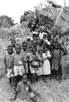 bambini dell'uganda